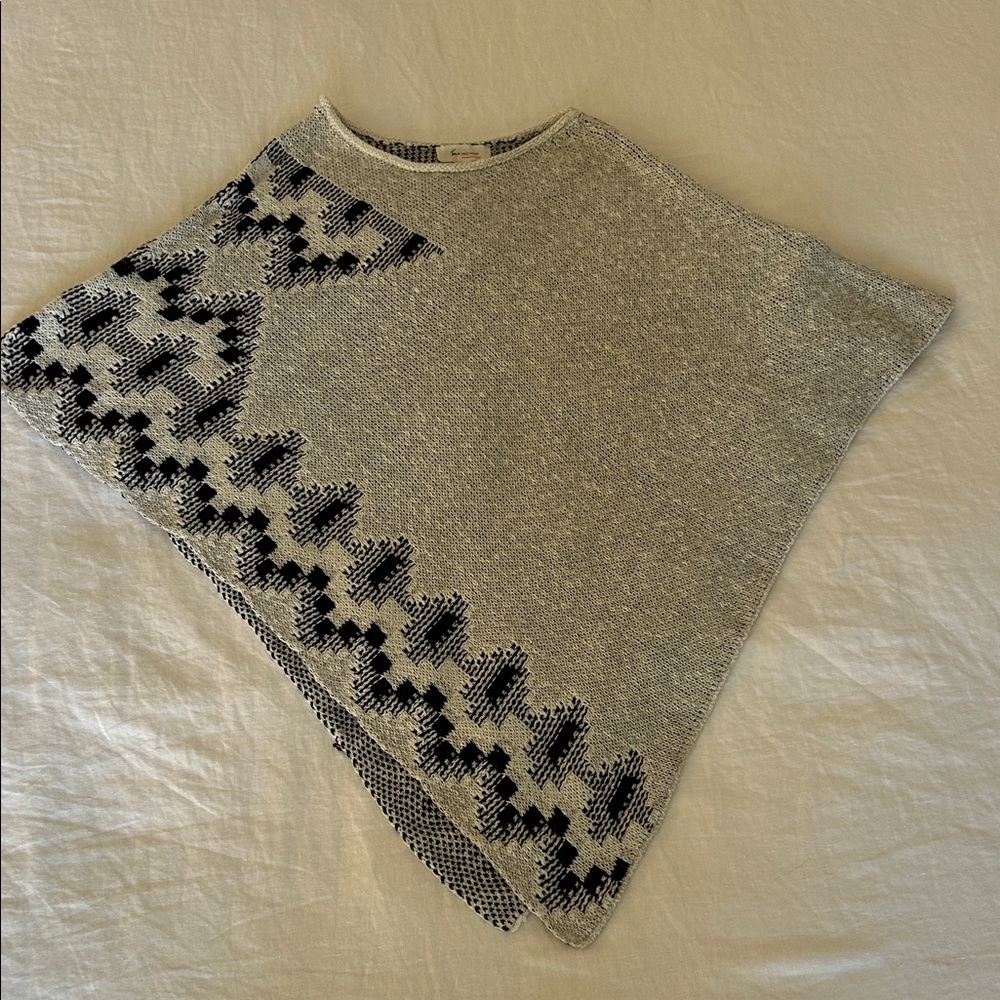 Vince Camuto Black and White Poncho